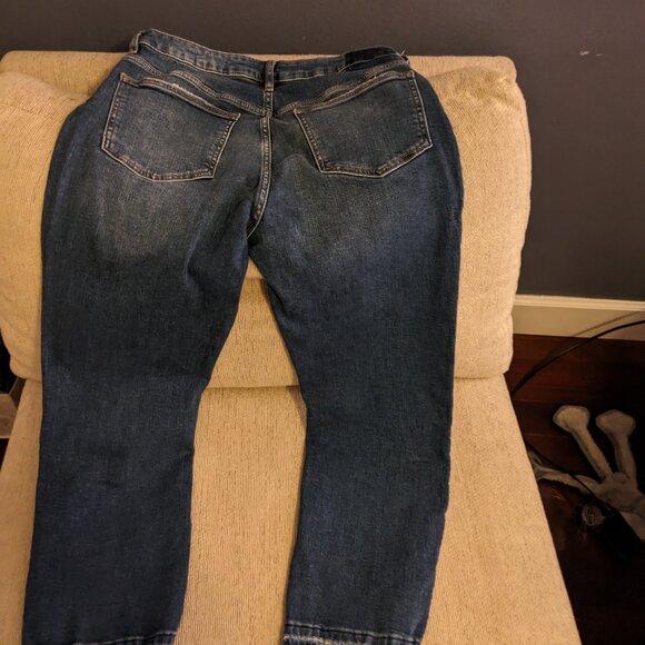 FOREVER 21 CROPPED JEANS - Picture 2 of 4